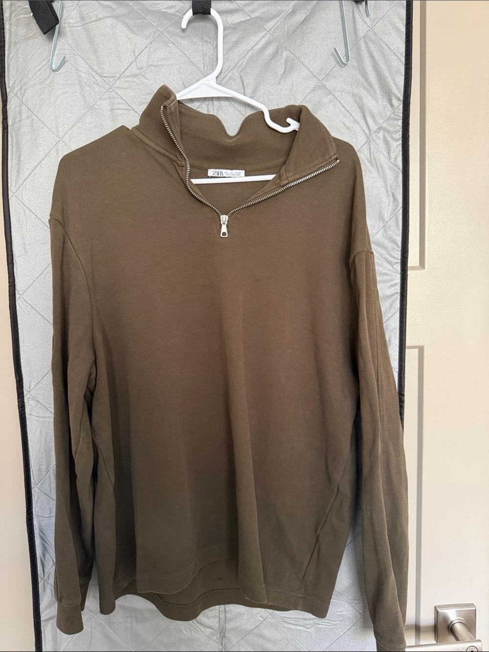 Zara Men's Half-Zip Sweater in Olive
